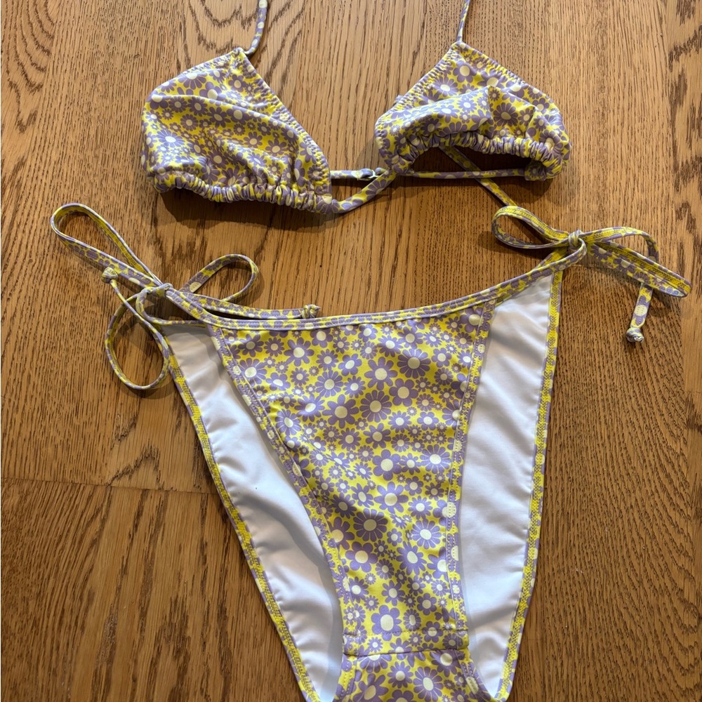 New Heavy Manners Floral Bikini Set Size M/L
